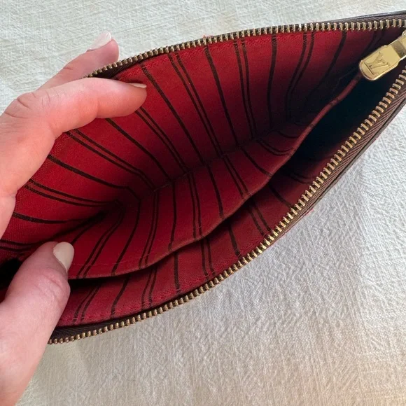 Louis Vuitton Damier Ebene Neverfull Pouch - Picture 6 of 7